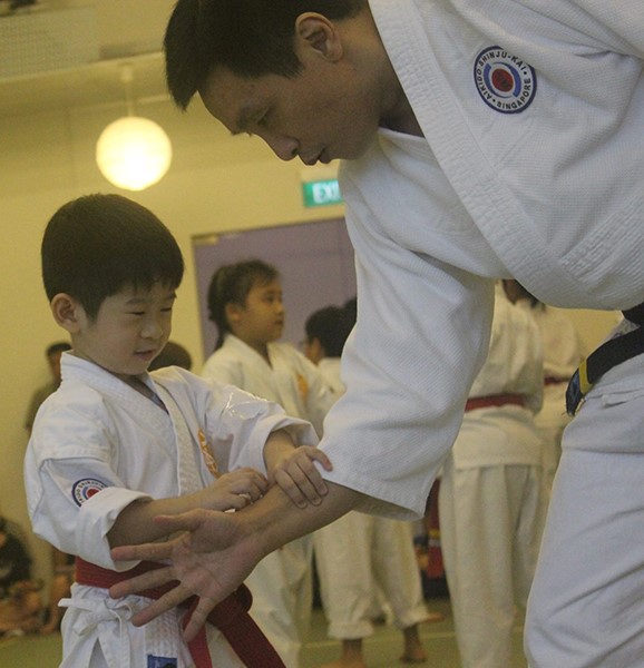 Student with his trainer at aikiForest